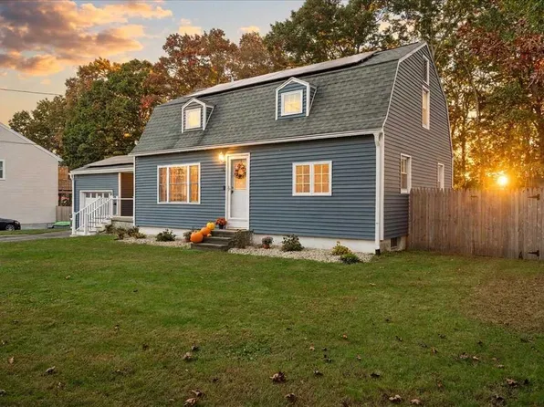 56 Locust St, Oxford, MA 01540