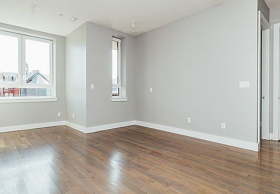 3rd image of 253 Evergreen Ave #2A