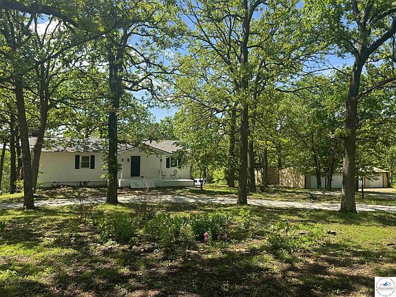 5th image of 21158 Dwyer Rd
