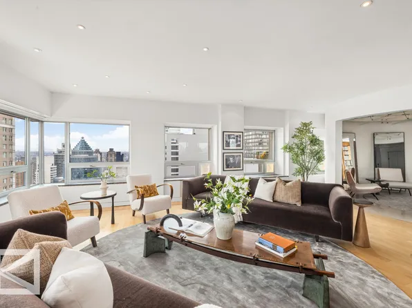 500 Park Avenue image 1 of 31