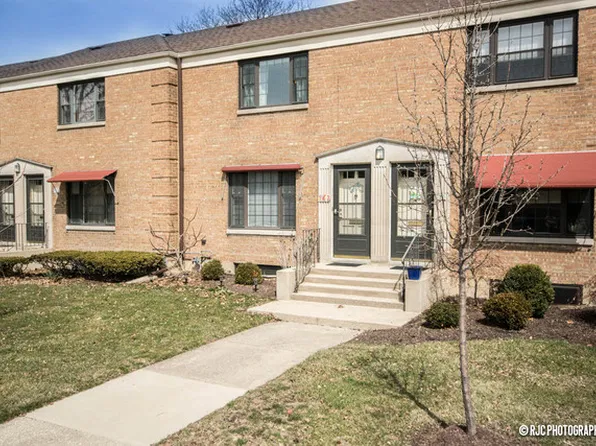 167 Fellows Ct, Elmhurst, IL 60126