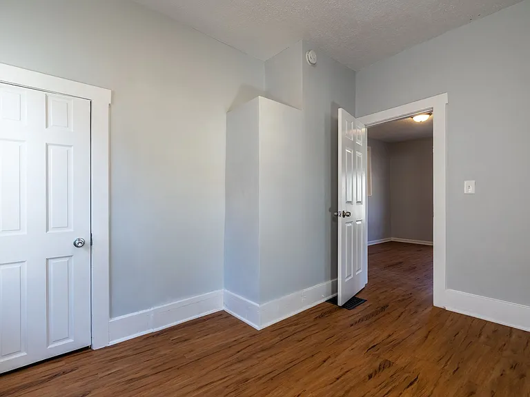 314 N 8th St — Photo 14