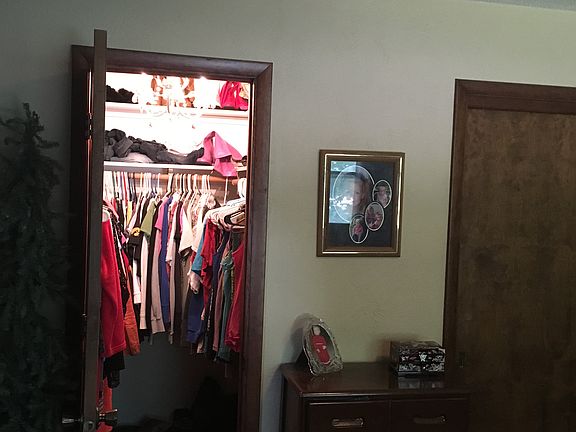 Walk in with chandelier