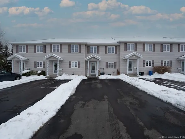 69 Damien St #6, Dieppe, NB E1A 7T2