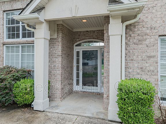 4th image of 686 Old Cahaba Dr