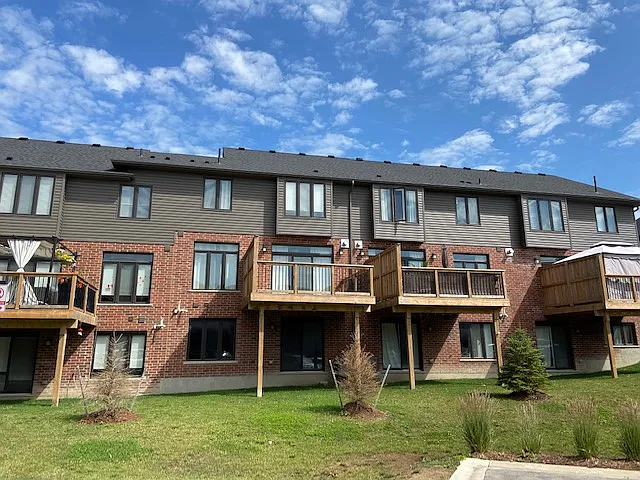 555 Sunningdale Rd E #5 — Photo 11