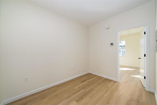 5th image of 155 Van Horne St Floor 2