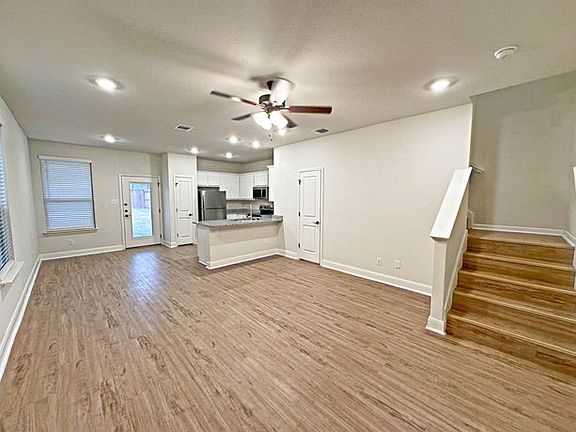 4th image of 13823 End Gate Ln #102