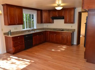 5215 88th Ave SE, Mercer Island, WA 98040