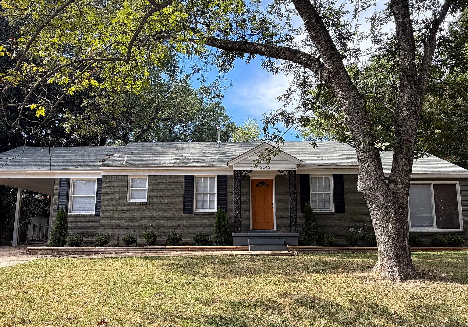 3143 Saint Charles Dr — Photo 1