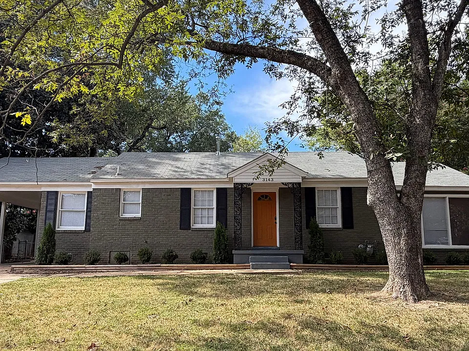 3143 Saint Charles Dr
