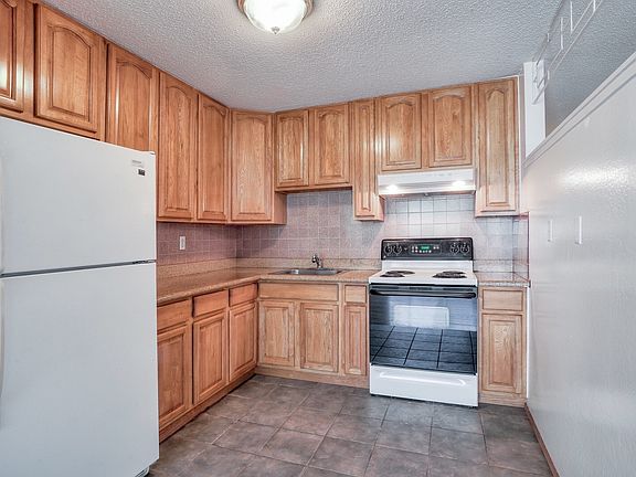 3rd image of 153 12th Ave APT 3