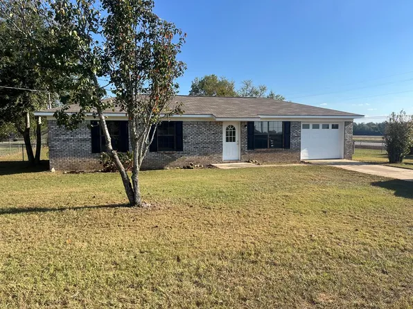 100 Fern Dr, Headland, AL 36345