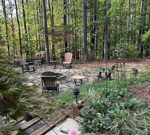 5th image of 106 Lake Terrace Dr