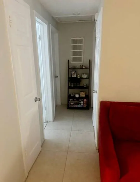 561 Laura Lane - 1 — Photo 2