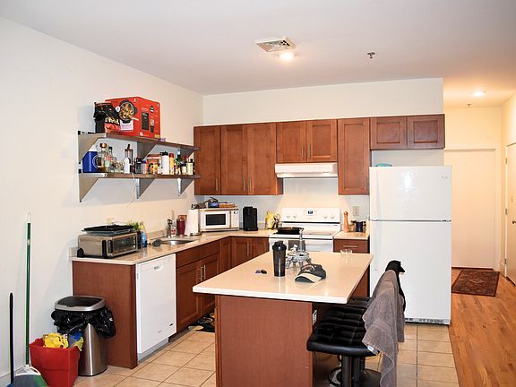 5th image of 257 Washington St #103