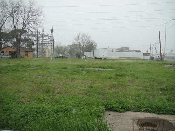 5th image of 1945 Woodworth Blvd