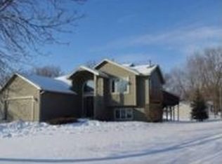 9273 Xenium Ln N, Maple Grove, MN 55369