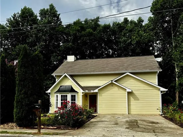 811 Overlook Trl, Canton, GA 30115