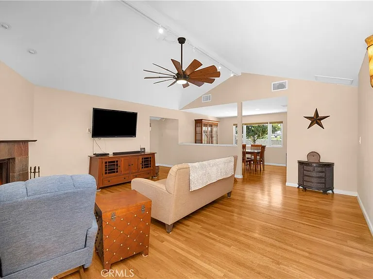 1521 S Dallas Dr — Photo 22