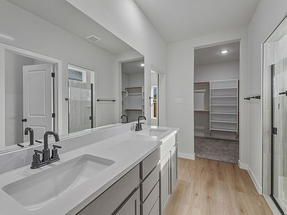 5th image of 13530 Henri Castro Way