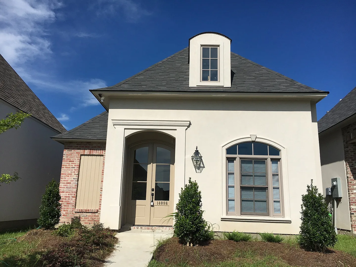 3 br in Lexington! Lots of upgrades! — Photo 1