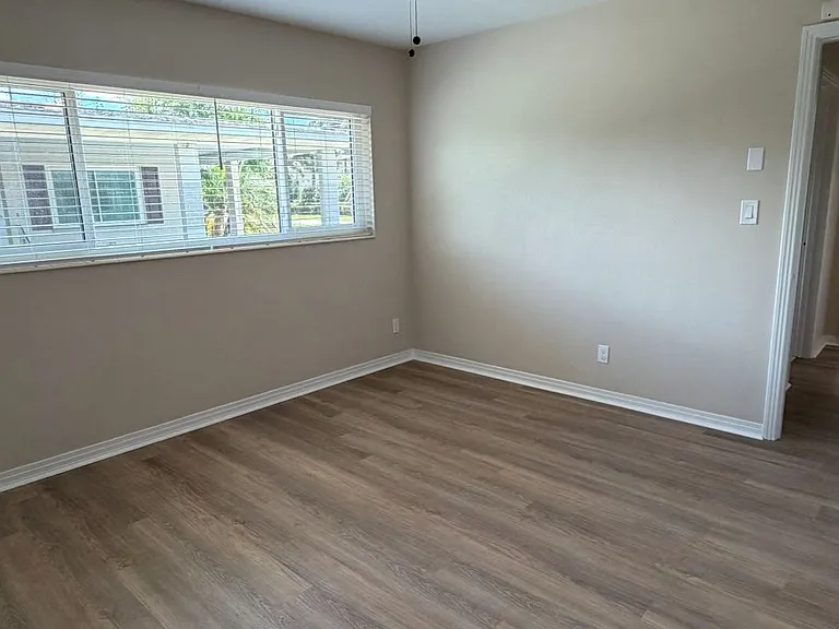 1109 W Plymouth St — Photo 26
