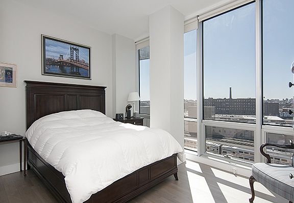 4th image of 5-19 Borden Ave #6H