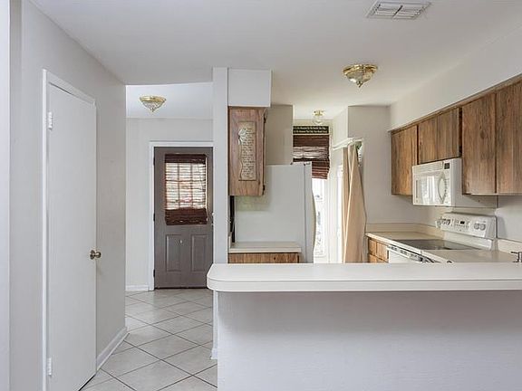 3rd image of 3325 W Wyoming Cir #0