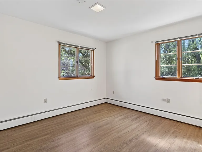 11 Forest Ln — Photo 11