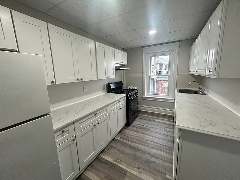 1316 W Walnut St #2W — Photo 1