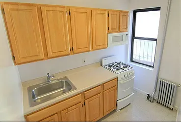 Rented by M.Grossman R.E. Management