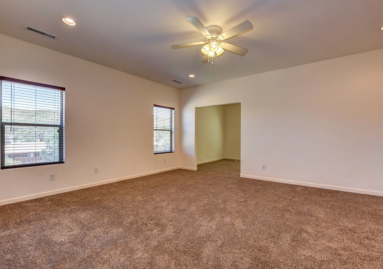 340 Robinson Drive — Photo 4