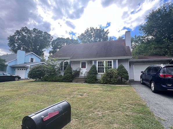 8 Allyson Ct