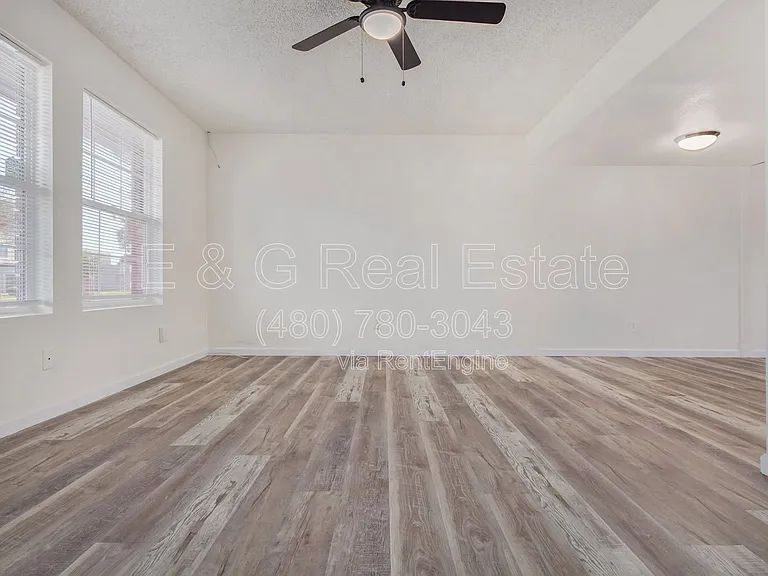 1029 E Bendix Dr — Photo 5