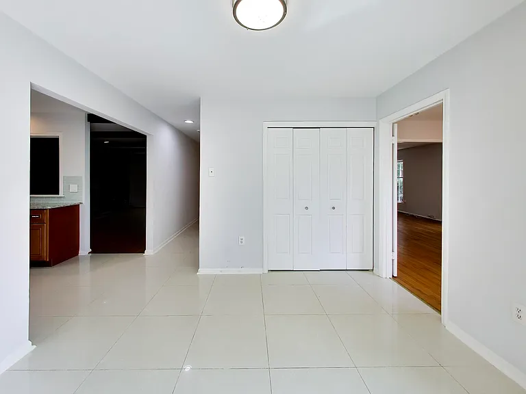 991 Farm Haven Dr — Photo 7