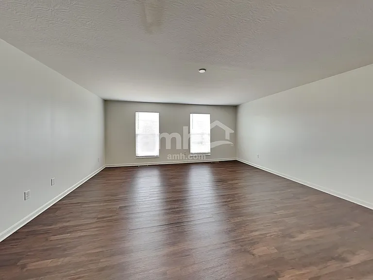6718 Waverly Park — Photo 11