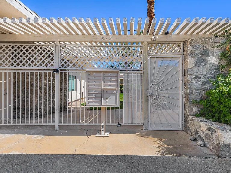 832 Riverside Pl #2 — Photo 4