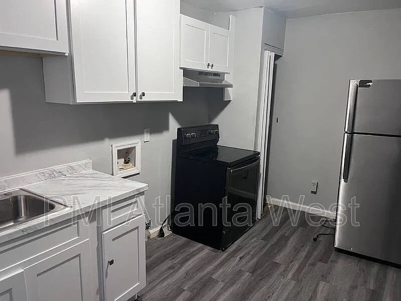 2 bed, 1.0 bath, $1,295 — Photo 4