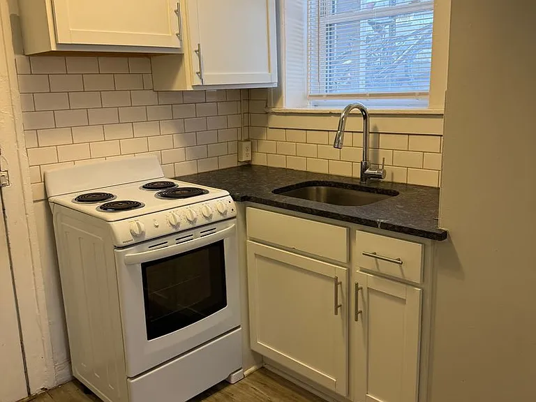 665 W Willis — Photo 15