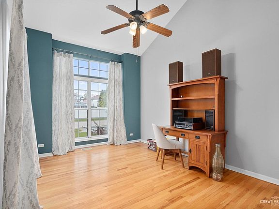 5th image of 464 Columbine Ln