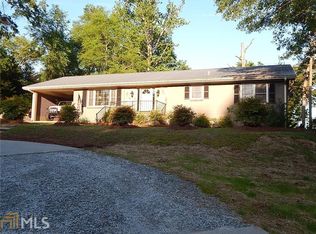 941 Athens St, Jefferson, GA 30549