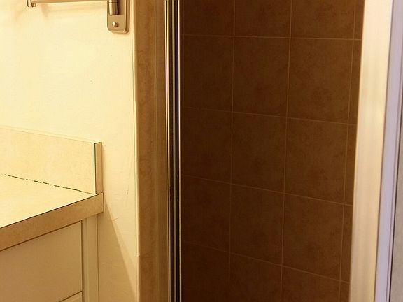 4th image of 702 SW 8th Ct