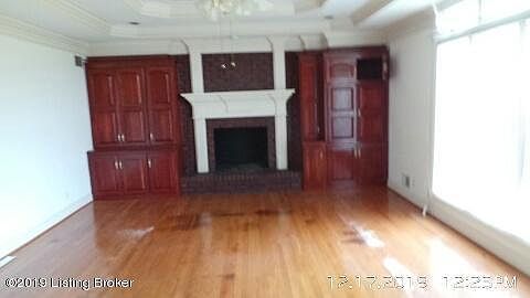 3rd image of 143 Oak Creek Dr