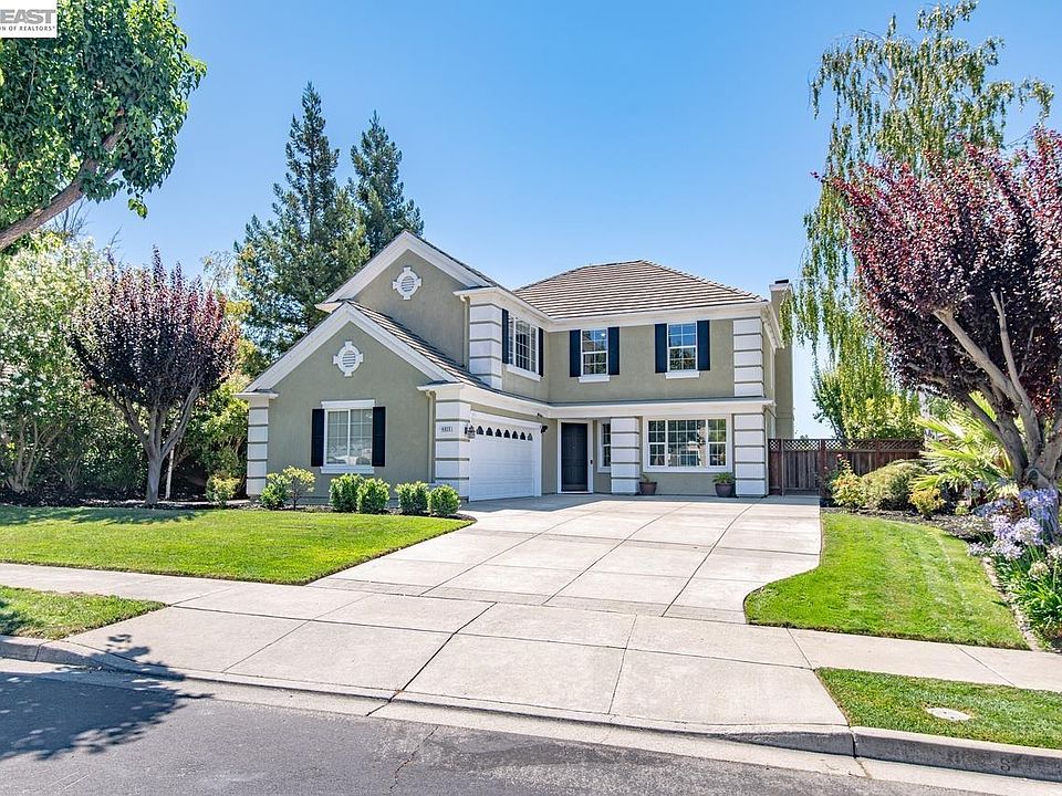 1st image of 4023 Emerson Dr