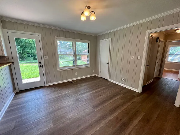 807 Peachtree St — Photo 5
