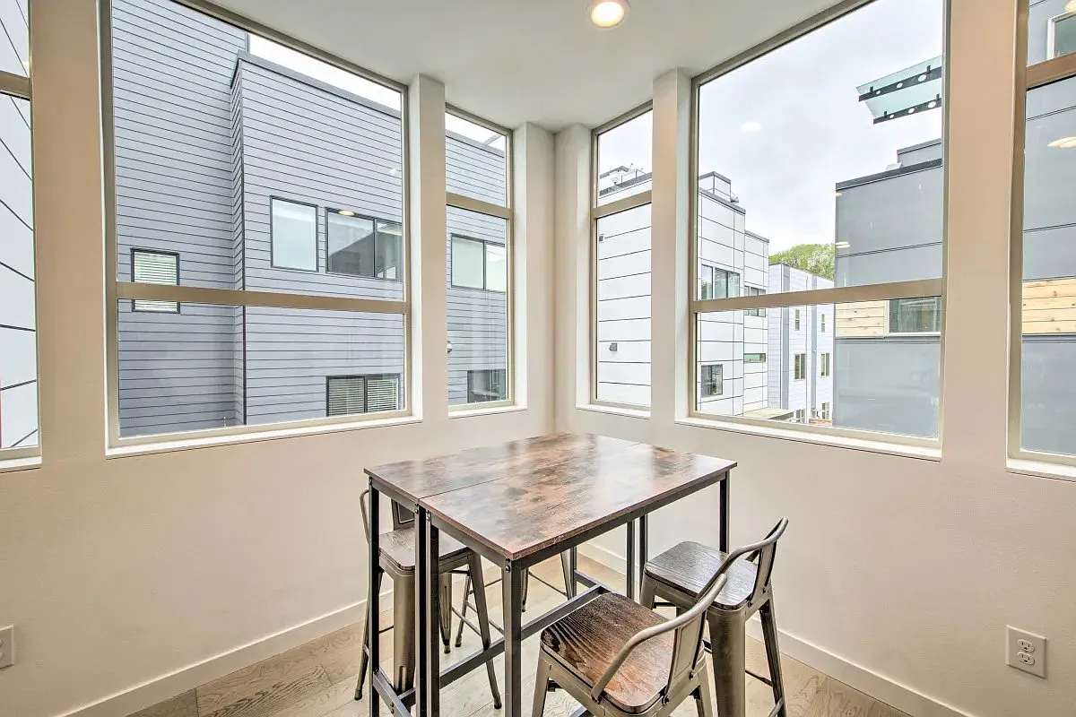 2 bed, 2.5 bath, 1010 sqft, $2,850 — Photo 4