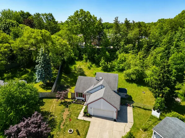 5705 Gatewood Dr SE, Kentwood, MI 49508