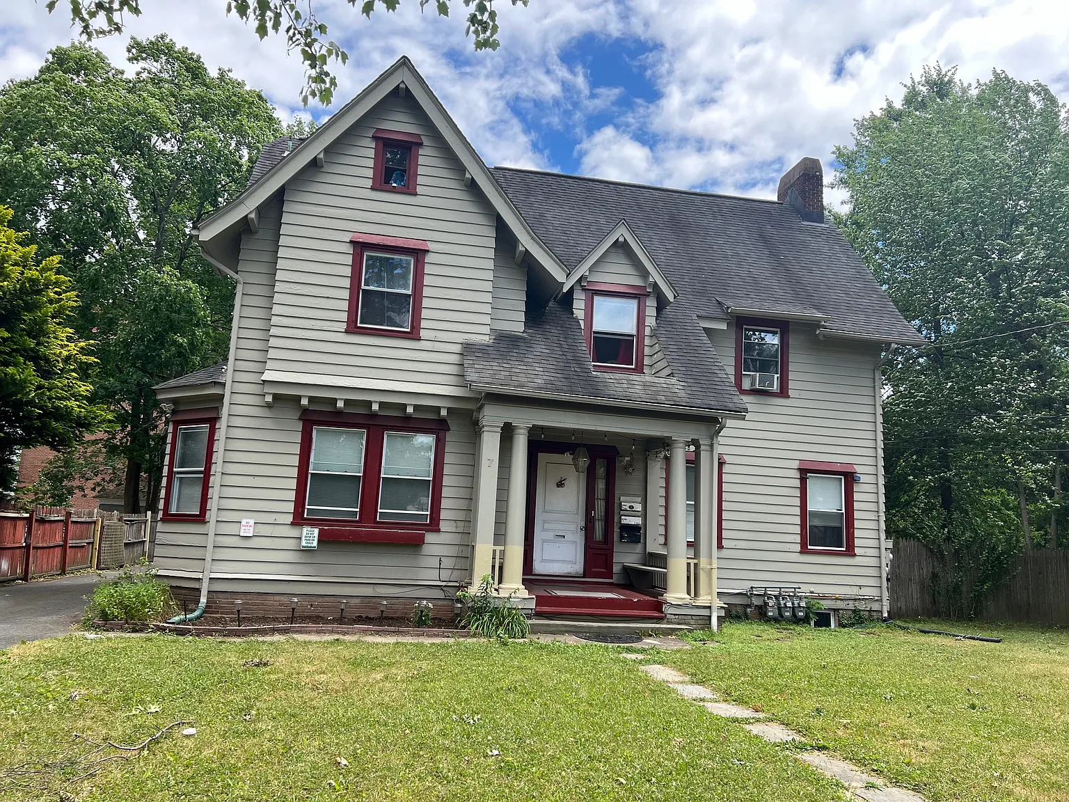 2 bed, 800 sqft, $2,000 — Photo 1