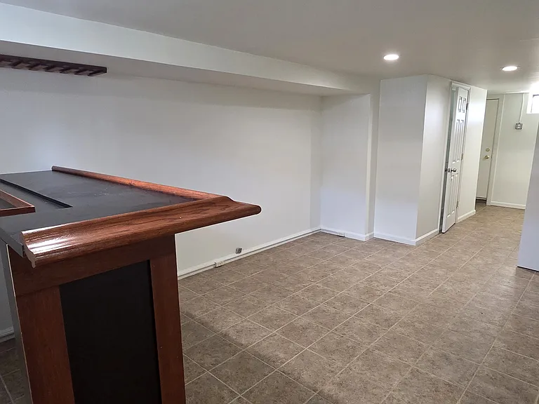 335 N Grantley St — Photo 19